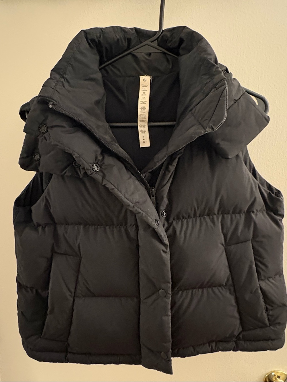 lululemon athletica Black Wunderpuff Cropped Vest
